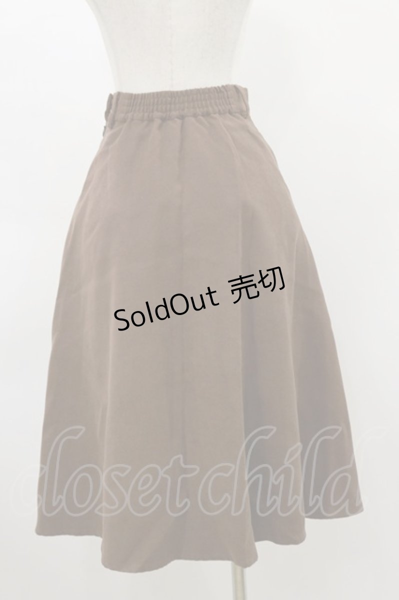 画像2: Fi.n.t / フロント釦タックフレアースカート Free BROWN H-26-03-12-061-CA-SK-NS-ZH (2)