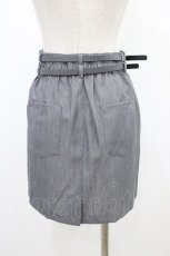 画像2: NieR Clothing / ダブルベルトミニスカート  グレー H-26-03-15-037-PU-SK-KB-ZH (2)