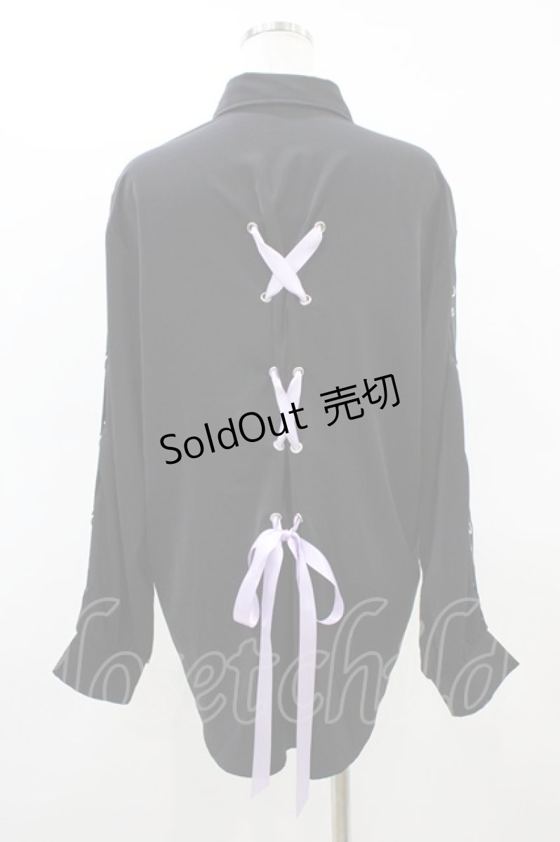 画像2: NieR Clothing / バックレースアップシャツ  黒×ラベンダー H-26-03-15-049-PU-BL-KB-ZH (2)