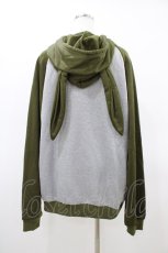 画像2: NieR Clothing / うさ耳付きTWO-TONE ZIPパーカー  カーキ×グレー H-26-03-15-056-PU-TO-KB-ZH (2)