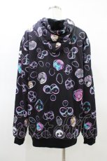 画像2: NieR Clothing / 防寒プリントプルパーカー  黒 H-26-03-15-058-PU-TO-KB-ZH (2)