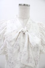 画像3: evelyn / 肩フリル花柄ブラウス Free オフ H-26-03-15-1052-LO-BL-NS-ZH (3)