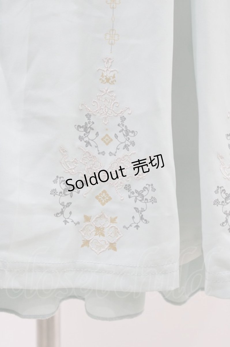 画像4: Ozz oneste / 霧蝶刺繍入り袴風プリーツスカート  サックス H-26-03-15-022-OO-SK-KB-ZH (4)