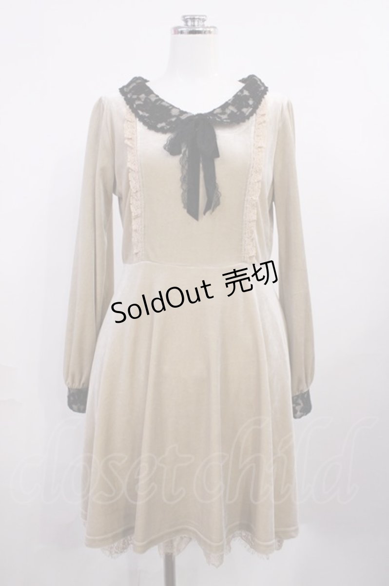 画像1: axes femme / 襟レース使いベロアワンピース M ベージュ H-26-03-16-1014-AX-OP-NS-ZH (1)