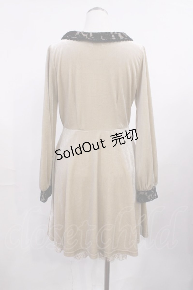 画像2: axes femme / 襟レース使いベロアワンピース M ベージュ H-26-03-16-1014-AX-OP-NS-ZH (2)