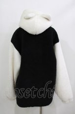 画像3: NieR Clothing / 耳付きフードバイカラーボアアウター  白×黒 H-26-03-18-029-PU-CO-KB-ZTC060 (3)
