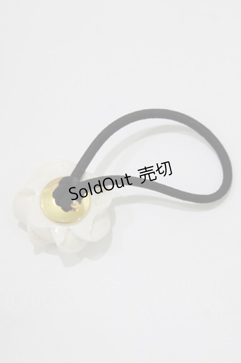 画像2: Q-pot. / Fresh SW Square Crystal Jewel Whip Hair Rubber Band  ホワイト H-26-03-24-078-QP-AC-KB-ZH (2)