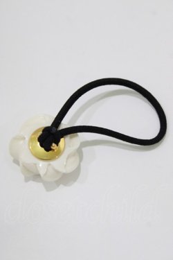 画像2: Q-pot. / Fresh SW Square Crystal Jewel Whip Hair Rubber Band  ホワイト H-26-03-24-078-QP-AC-KB-ZH