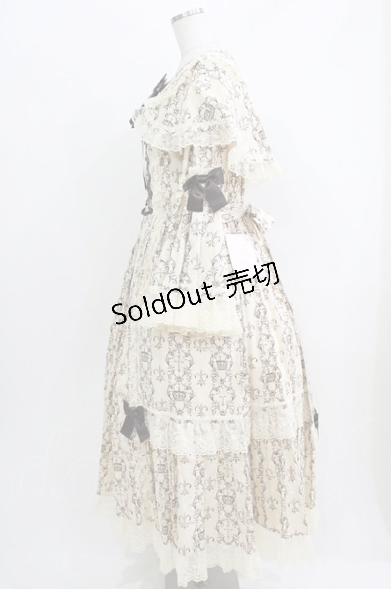 画像2: metamorphose / 【プラスサイズ】クラウンクロス ケープ付ロングドレス プラスサイズ 生成り H-26-04-02-017-ME-OP-NS-ZH (2)