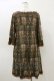 画像2: OZZ ANGELO / ヨーク切替総柄ワンピース  カーキ H-26-04-05-074-OO-OP-KB-ZH (2)