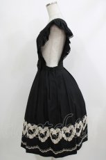 画像2: Leur Getter / フラワーハート刺繍エプロンワンピース  ブラック H-26-04-10-002-LU-OP-KB-ZH (2)