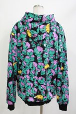 画像2: NieR Clothing / 総柄ふわもこプルパーカー F 黒×ONEくん H-26-04-15-1013-PU-TO-KB-ZTC065 (2)
