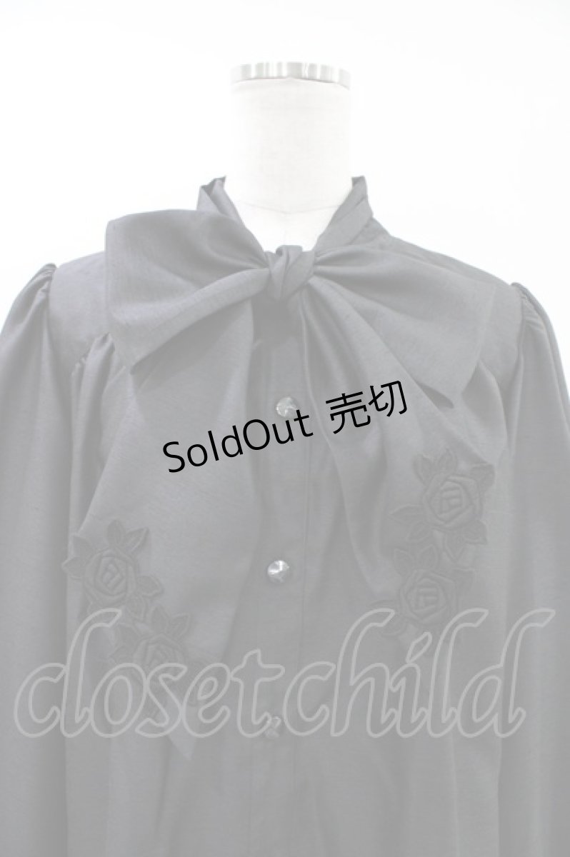 画像3: Enchantlic Enchantilly / ノーブルリボンタイブラウス Free ブラック H-26-04-19-1046-LO-BL-NS-ZH (3)