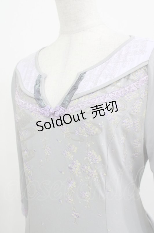 画像4: Ozz oneste / 枝垂れ桜刺繍チャイナワンピース  グレー×ラベンダー H-26-04-20-024-OO-OP-KB-ZH (4)