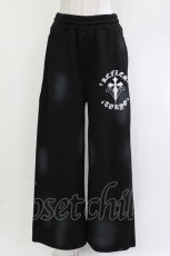 画像1: REFLEM / クロス刺繍スウェットワイドパンツ FREE 黒 H-26-04-21-1038-PU-PA-AK-ZH (1)