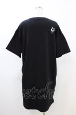 画像2: WORLD WIDE LOVE！(Rydia) / バック刺繍プリント半袖ワンピース  ブラック H-26-04-25-047-PU-OP-KB-ZH (2)