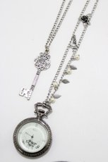 画像1: axes femme / Disneyコラボ/懐中時計ネックレス  シルバー H-26-04-26-072-AX-AC-NS-ZH (1)