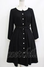 画像1: Fi.n.t / ベルト付きクレリック衿ワンピース Free ブラック H-26-04-26-017-CA-OP-NS-ZH (1)