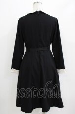 画像3: Fi.n.t / ベルト付きクレリック衿ワンピース Free ブラック H-26-04-26-017-CA-OP-NS-ZH (3)