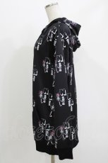 画像2: NieR Clothing / プリントプルパーカー  黒/擬人化Nierちゃん H-26-04-27-032-PU-TO-KB-ZH (2)