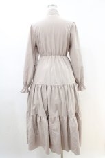 画像2: DearMyLoveRose / ボウタイティアードロングワンピース M ベージュ H-26-04-30-025-EL-OP-NS-ZH (2)