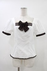 画像1: MARBLE / リボンブローチ付き半袖ブラウス M オフ×ブラウン H-26-05-04-059-GO-BL-KB-ZH (1)