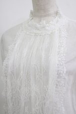 画像4: Jane Marple Dans Le Salon / レース切替バックボタンブラウス  ホワイト H-26-05-06-065-JM-BL-KB-ZH (4)