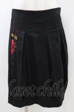 画像1: gouk / 刺繍タックスカート  ブラック H-26-05-09-1051-GO-SK-KB-ZH (1)