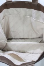 画像4: Maison de FLEUR / FLEURチョコレートスクエアトートバッグ  ブラウン H-26-05-09-057-LO-BG-NS-ZH (4)