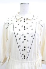 画像4: Jane Marple Dans Le Salon / Clover embroidery dress  バニラ H-26-05-12-1017-JM-OP-KB-ZH (4)