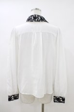 画像2: Secret Honey / パールレース襟ラッフルブラウス Free 白/ブラック H-26-05-13-1056-CA-BL-NS-ZH (2)