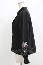 画像2: axes femme / ベリー刺繍ブラウス Free ブラック H-26-05-16-042-AX-BL-NS-ZH (2)