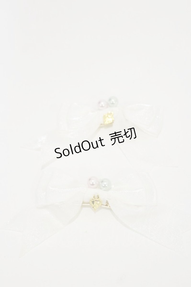 画像1: BABY,THE STARS SHINE BRIGHT / はるちゃんの願いを紡ぐFlower embroideryリボンパールクリップ  オフ白 H-26-05-18-017-BA-AC-NS-ZH (1)