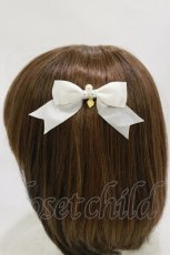 画像2: BABY,THE STARS SHINE BRIGHT / はるちゃんの願いを紡ぐFlower embroideryリボンパールクリップ  オフ白 H-26-05-18-017-BA-AC-NS-ZH (2)