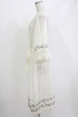 画像2: axes femme / ミュルーズ刺繍シアーガウン M 生成り H-26-05-20-047-AX-TO-NS-ZH (2)