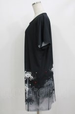 画像2: curiosite / 彼岸花Tシャツワンピース  ブラック H-26-05-23-038-LO-OP-KB-ZH (2)