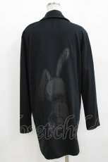 画像3: NieR Clothing / バックプリントロングカットジャケット F 黒 H-26-05-23-019-PU-JA-AK-ZH (3)