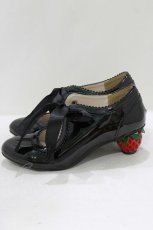 画像2: DearMyLove / いちごヒールパンプス 23.5cm ブラックエナメル H-26-05-26-080-GO-SH-NS-ZH (2)