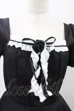 画像3: MARBLE / パニエ付きバラ飾りパフフリルワンピース  ブラック×ホワイト H-26-05-27-022-GO-OP-KB-ZH (3)