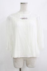画像1: Fi.n.t / ヨーク切替スミレ刺繍プルオーバーブラウス Free OFFWHITE H-26-05-29-043-CA-BL-NS-ZH (1)