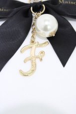 画像2: Maison de FLEUR / イニシャルバックチャーム  ブラック H-26-06-02-1006-LO-ZA-NS-ZH (2)