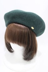 画像1: axes femme POETIQUE / ロゴプレート付きベレー帽  グリーン H-26-06-04-1009-AX-AC-NS-ZH (1)