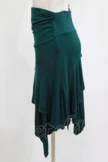 画像2: Ozz oneste / 蝶刺繍アシメスカート  緑 H-26-06-16-1002-OO-SK-AK-ZH (2)