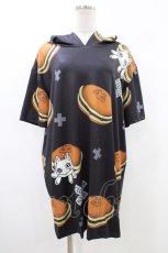 画像1: NieR Clothing / 総柄半袖プルパーカー  黒 H-26-06-17-1046-PU-TO-KB-ZH (1)