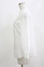 画像2: Emily Temple cute / ヨークギャザーブラウス  オフ H-26-06-18-028-ET-BL-AK-ZH (2)