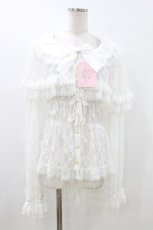 画像1: metamorphose / 【プラスサイズ】総レースケープ付きシャーリングブラウス プラスサイズ オフ白 H-26-06-29-2035-ME-BL-NS-ZH (1)