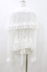 画像3: metamorphose / 【プラスサイズ】総レースケープ付きシャーリングブラウス プラスサイズ オフ白 H-26-06-29-2035-ME-BL-NS-ZH (3)