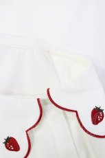 画像3: axes femme kawaii / スカラップ苺刺繍ブラウス M 白 H-26-06-29-2037-AX-BL-NS-ZH (3)