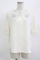 画像1: Fi.n.t / デルフィニウム刺繍ビッグカラーブラウス Free IVORY H-26-07-01-1049-CA-BL-NS-ZH (1)