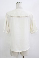 画像2: Fi.n.t / デルフィニウム刺繍ビッグカラーブラウス Free IVORY H-26-07-01-1049-CA-BL-NS-ZH (2)
